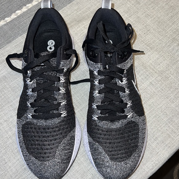 Nike React Infinity Run Flyknit - Picture 3 of 16
